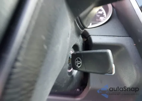 2024 Toyota Camry Le z USA, uszkodzony, nr VIN 4T1C11AK3RU847743